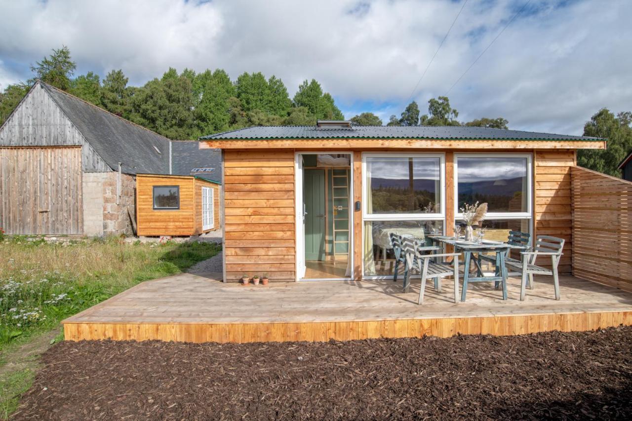 Alba - Charming Boutique Forest View Cabin With Hot Tub In Ballater Villa Exterior photo